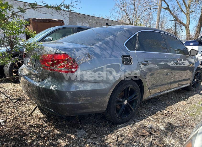 Photo 4 of 2015 Volkswagen Passat 2.0L TDI SE (VIN 1VWBV7A38FC025826)