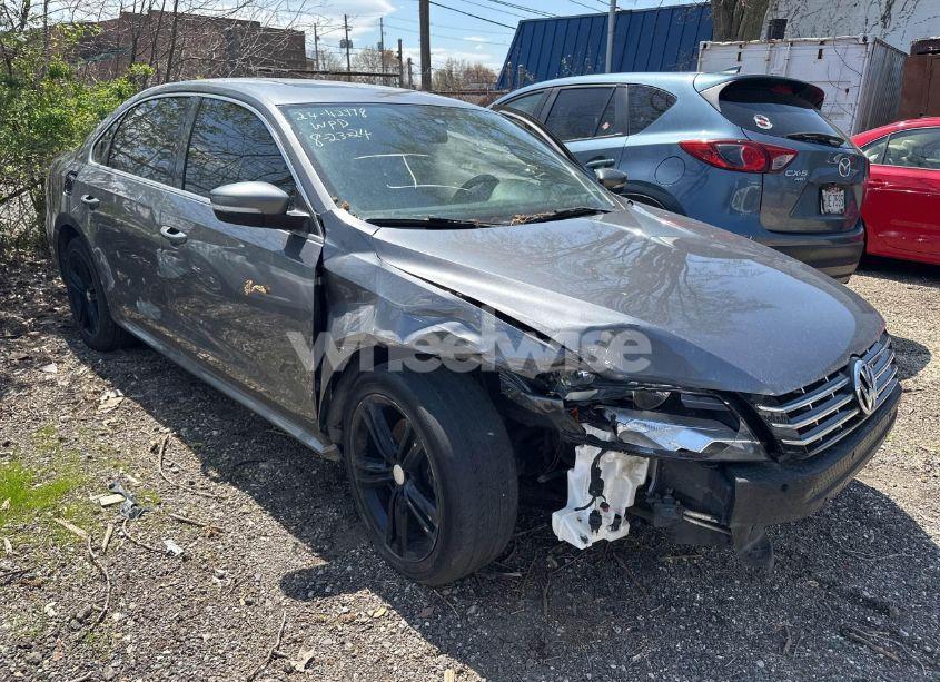 Photo 6 of 2015 Volkswagen Passat 2.0L TDI SE (VIN 1VWBV7A38FC025826)