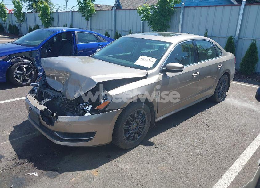 Photo 2 of 2015 Volkswagen Passat 2.0L TDI SE (VIN 1VWBV7A39FC067485)