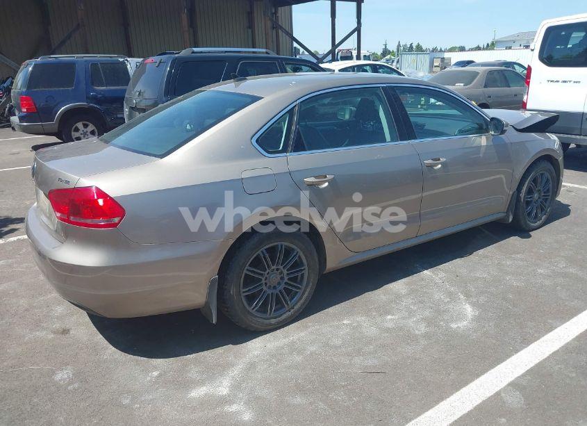 Photo 4 of 2015 Volkswagen Passat 2.0L TDI SE (VIN 1VWBV7A39FC067485)