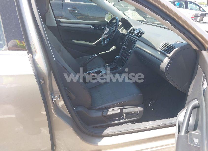 Photo 5 of 2015 Volkswagen Passat 2.0L TDI SE (VIN 1VWBV7A39FC067485)