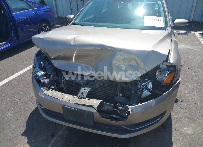 Photo 6 of 2015 Volkswagen Passat 2.0L TDI SE (VIN 1VWBV7A39FC067485)