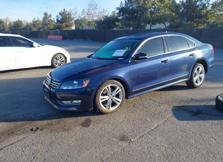 Photo 2 of 2015 Volkswagen Passat 2.0L TDI SE (VIN 1VWBV7A3XFC048105)