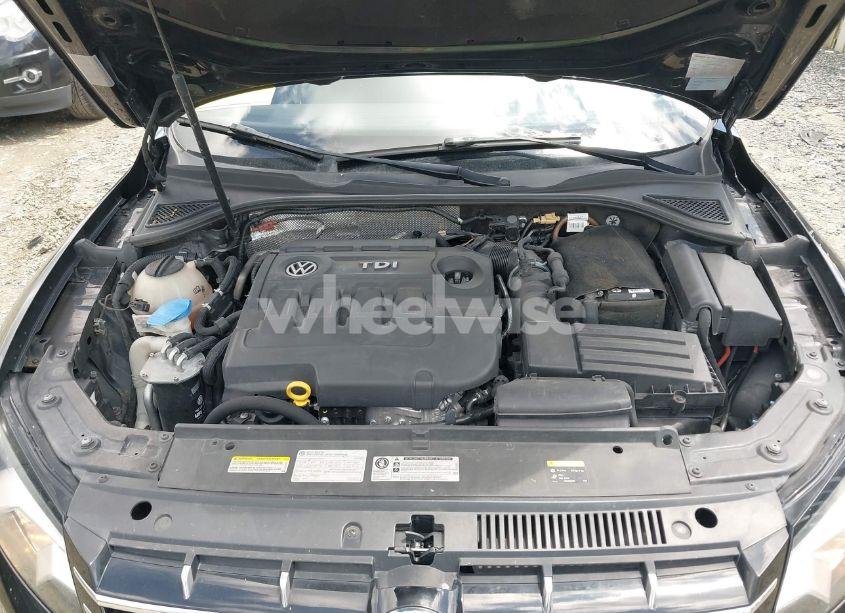 Photo 10 of 2015 Volkswagen Passat 2.0L TDI SE (VIN 1VWBV7A3XFC058603)