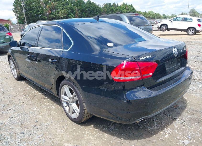 Photo 3 of 2015 Volkswagen Passat 2.0L TDI SE (VIN 1VWBV7A3XFC058603)