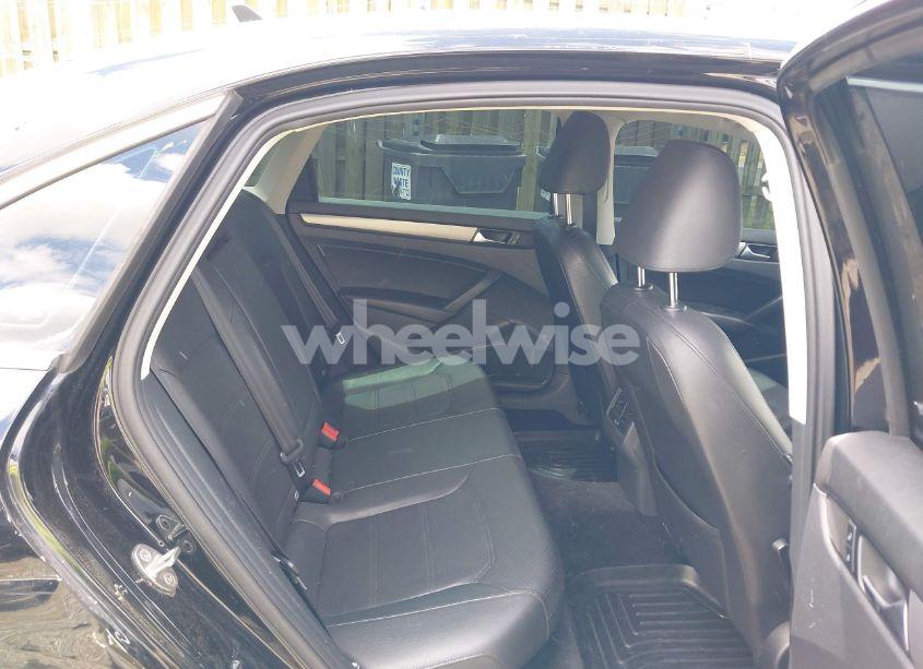 Photo 8 of 2015 Volkswagen Passat 2.0L TDI SE (VIN 1VWBV7A3XFC058603)