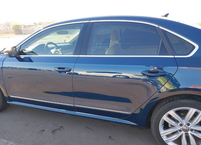Photo 15 of 2018 Volkswagen Passat 2.0T SEL PREMIUM (VIN 1VWCA7A30JC012786)