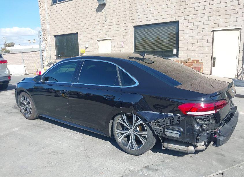 Photo 3 of 2020 Volkswagen Passat 2.0T SEL (VIN 1VWCA7A32LC003865)