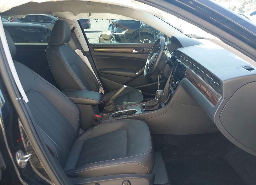 Photo 5 of 2020 Volkswagen Passat 2.0T SEL (VIN 1VWCA7A32LC003865)