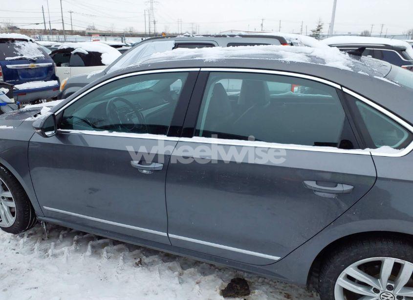 Photo 14 of 2018 Volkswagen Passat 2.0T SEL PREMIUM (VIN 1VWCA7A33JC006058)