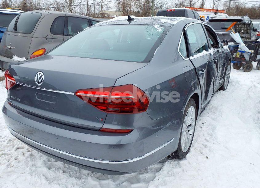 Photo 4 of 2018 Volkswagen Passat 2.0T SEL PREMIUM (VIN 1VWCA7A33JC006058)