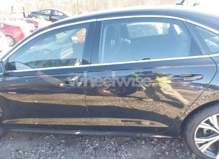 Photo 14 of 2020 Volkswagen Passat 2.0T SEL (VIN 1VWCA7A35LC012673)