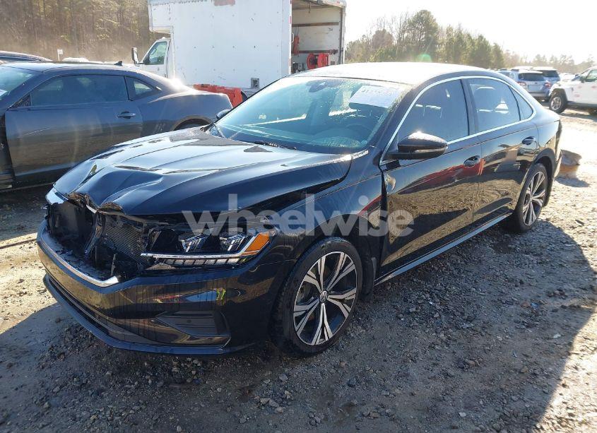 Photo 2 of 2020 Volkswagen Passat 2.0T SEL (VIN 1VWCA7A35LC012673)