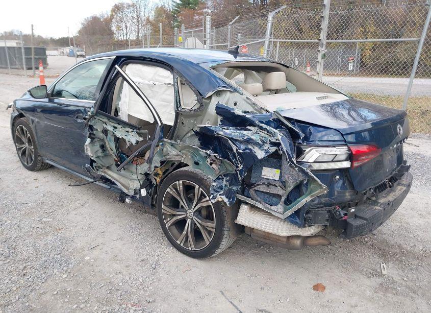 Photo 3 of 2020 Volkswagen Passat 2.0T SEL (VIN 1VWCA7A35LC020272)