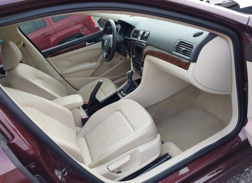Photo 5 of 2012 Volkswagen Passat 2.5L SEL (VIN 1VWCH7A30CC044829)