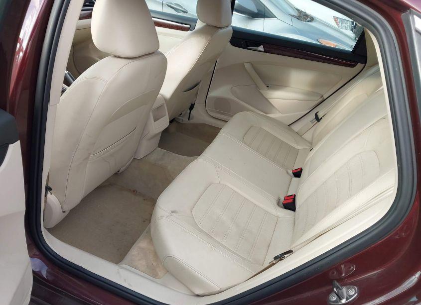 Photo 8 of 2012 Volkswagen Passat 2.5L SEL (VIN 1VWCH7A30CC044829)