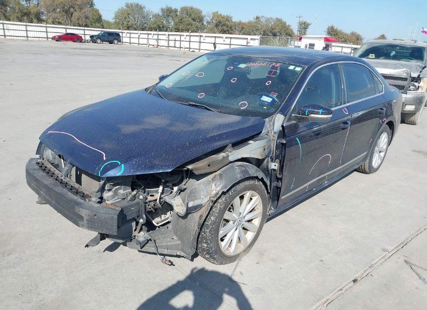 Photo 2 of 2013 Volkswagen Passat 2.5L SEL PREMIUM (VIN 1VWCH7A30DC131860)