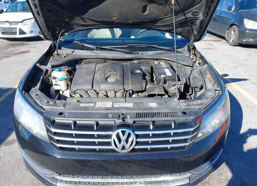 Photo 10 of 2012 Volkswagen Passat 2.5L SEL (VIN 1VWCH7A31CC026047)
