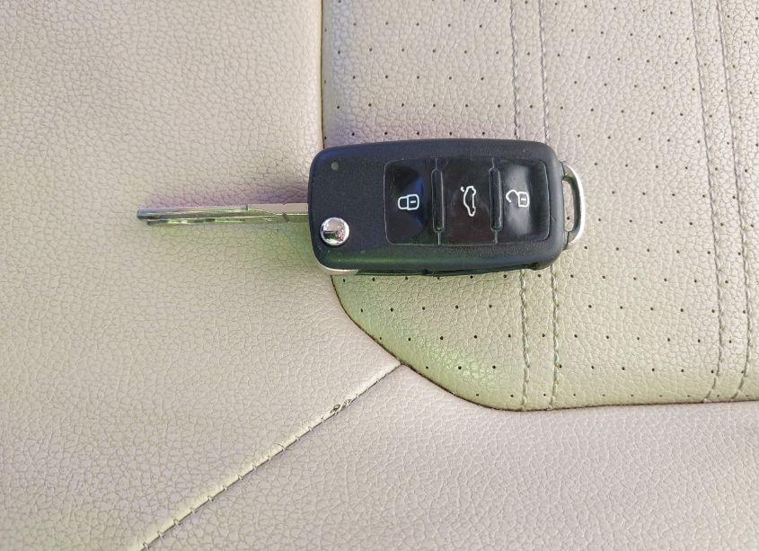 Photo 11 of 2012 Volkswagen Passat 2.5L SEL (VIN 1VWCH7A31CC026047)