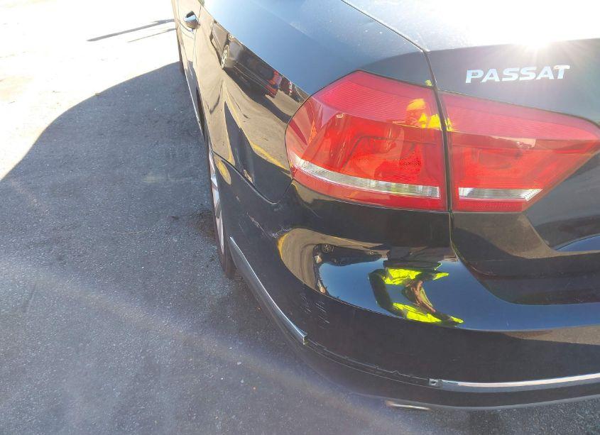 Photo 12 of 2012 Volkswagen Passat 2.5L SEL (VIN 1VWCH7A31CC026047)