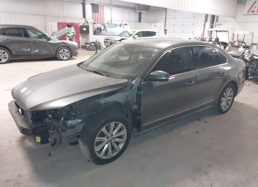 Photo 2 of 2013 Volkswagen Passat SEL (VIN 1VWCH7A31DC048681)