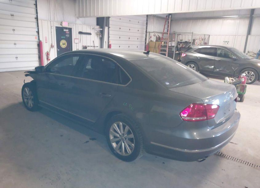 Photo 3 of 2013 Volkswagen Passat SEL (VIN 1VWCH7A31DC048681)