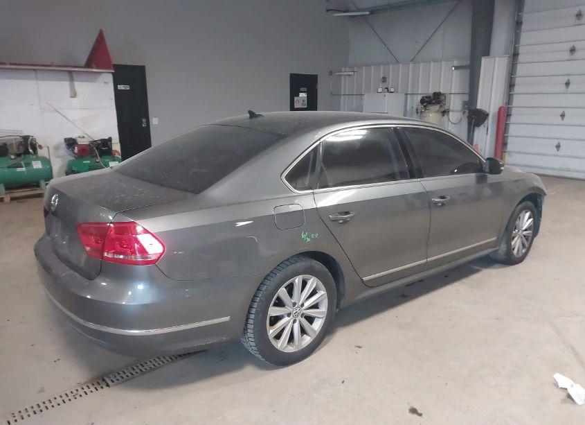 Photo 4 of 2013 Volkswagen Passat SEL (VIN 1VWCH7A31DC048681)