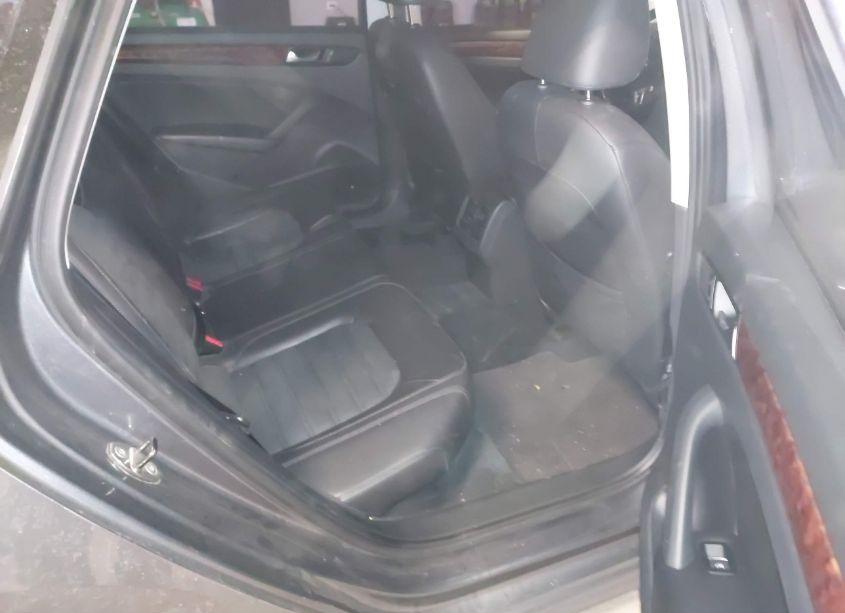 Photo 8 of 2013 Volkswagen Passat SEL (VIN 1VWCH7A31DC048681)