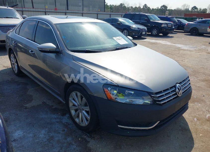 2012 Volkswagen Passat 2.5L SEL PREMIUM (VIN 1VWCH7A32CC003960) main photo