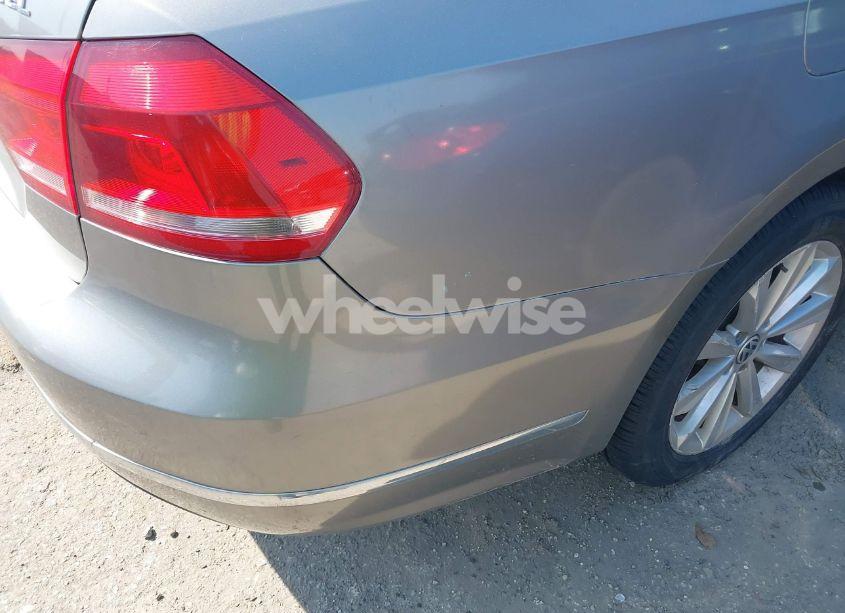 Photo 12 of 2012 Volkswagen Passat 2.5L SEL PREMIUM (VIN 1VWCH7A32CC003960)