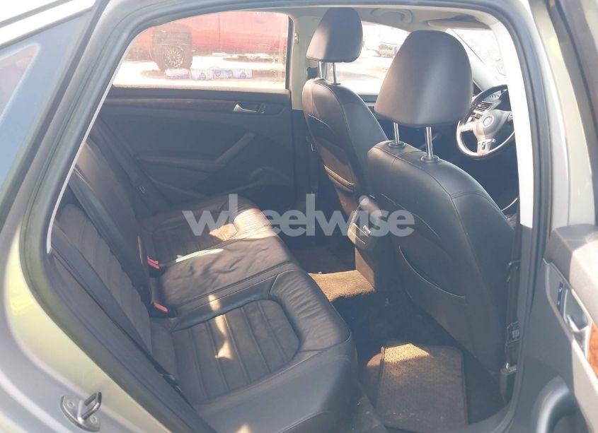 Photo 8 of 2012 Volkswagen Passat 2.5L SEL PREMIUM (VIN 1VWCH7A32CC003960)