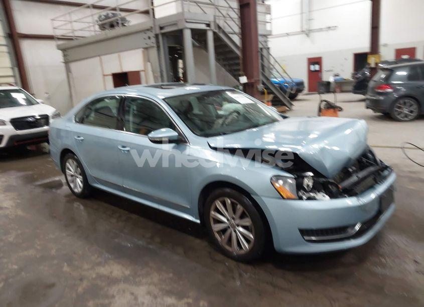 2012 Volkswagen Passat 2.5L SEL (VIN 1VWCH7A32CC058490) main photo