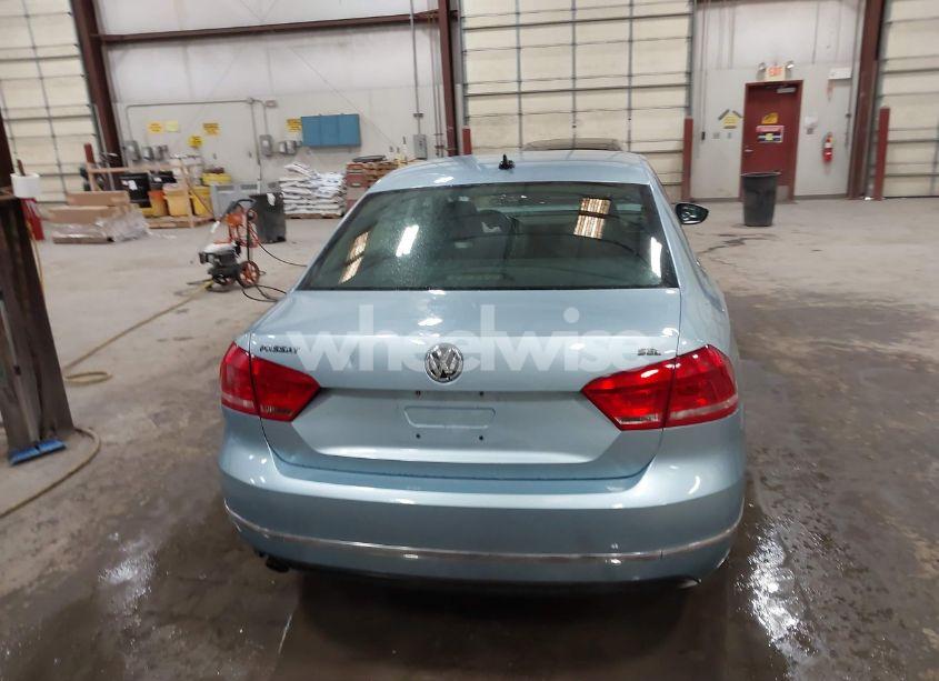 Photo 16 of 2012 Volkswagen Passat 2.5L SEL (VIN 1VWCH7A32CC058490)