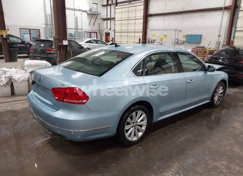 Photo 4 of 2012 Volkswagen Passat 2.5L SEL (VIN 1VWCH7A32CC058490)
