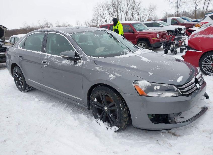 2012 Volkswagen Passat 2.5L SEL (VIN 1VWCH7A32CC074964) main photo