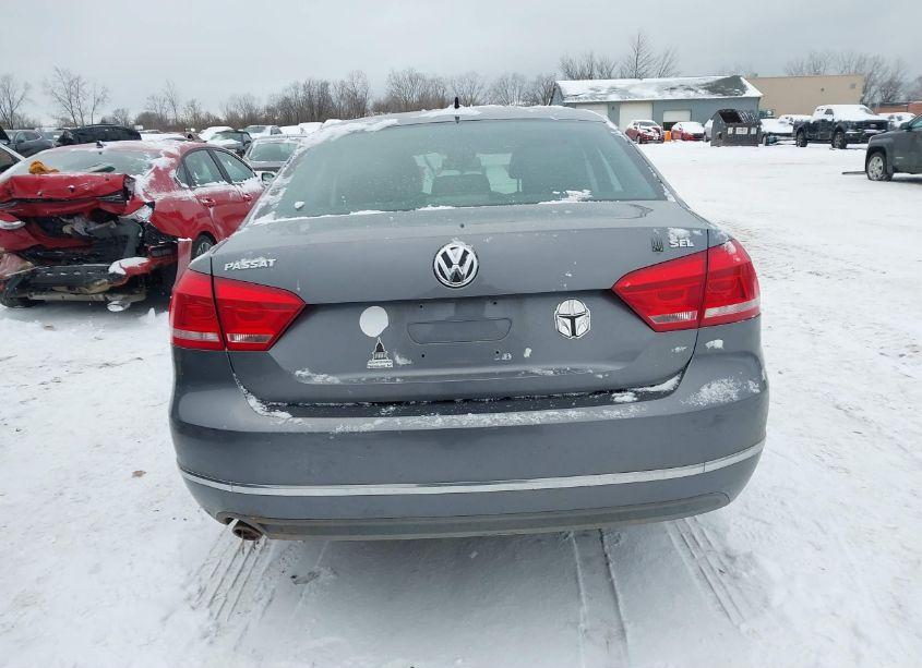 Photo 16 of 2012 Volkswagen Passat 2.5L SEL (VIN 1VWCH7A32CC074964)