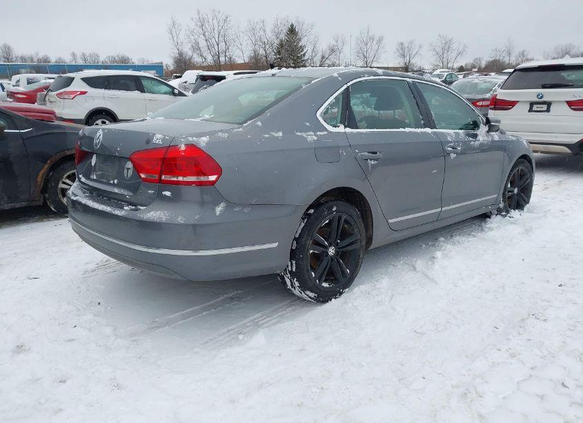Photo 4 of 2012 Volkswagen Passat 2.5L SEL (VIN 1VWCH7A32CC074964)
