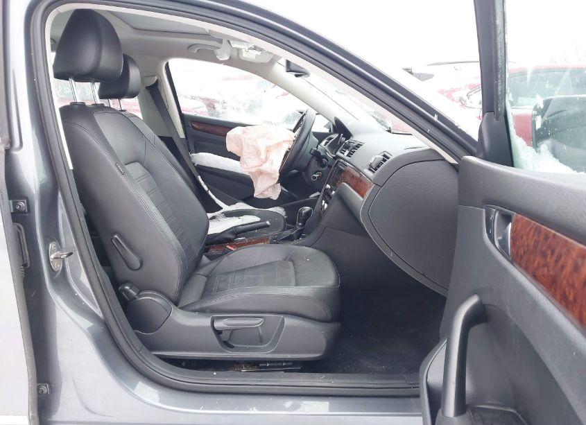 Photo 5 of 2012 Volkswagen Passat 2.5L SEL (VIN 1VWCH7A32CC074964)