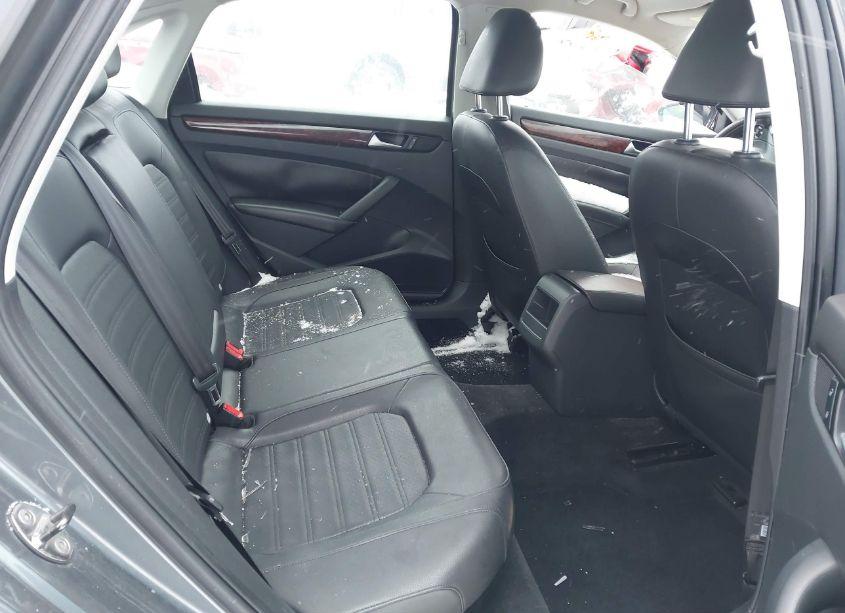 Photo 8 of 2012 Volkswagen Passat 2.5L SEL (VIN 1VWCH7A32CC074964)