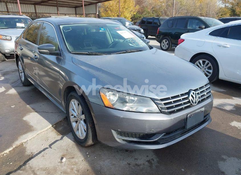 2013 Volkswagen Passat 2.5L SEL (VIN 1VWCH7A33DC005167) main photo