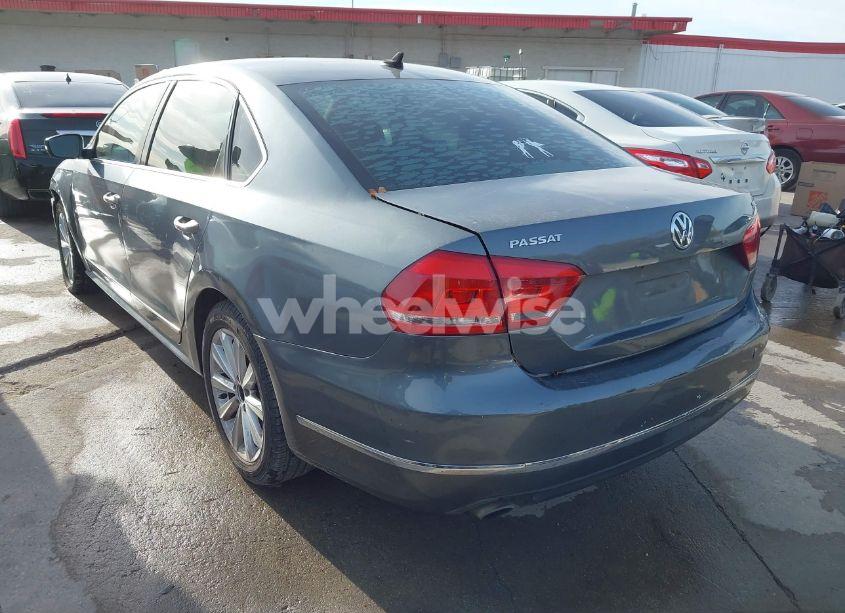 Photo 3 of 2013 Volkswagen Passat 2.5L SEL (VIN 1VWCH7A33DC005167)