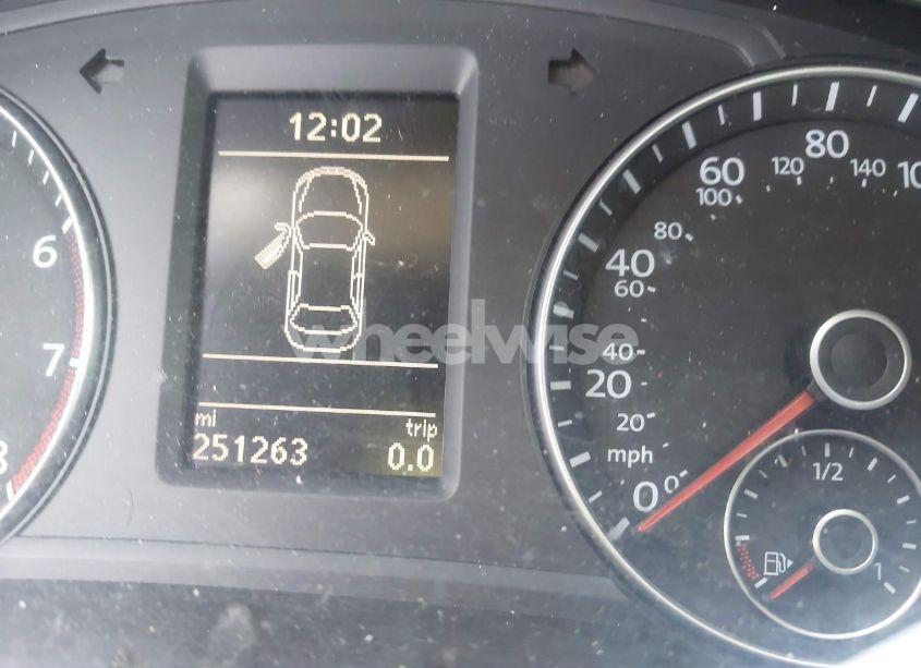 Photo 7 of 2013 Volkswagen Passat 2.5L SEL (VIN 1VWCH7A33DC005167)