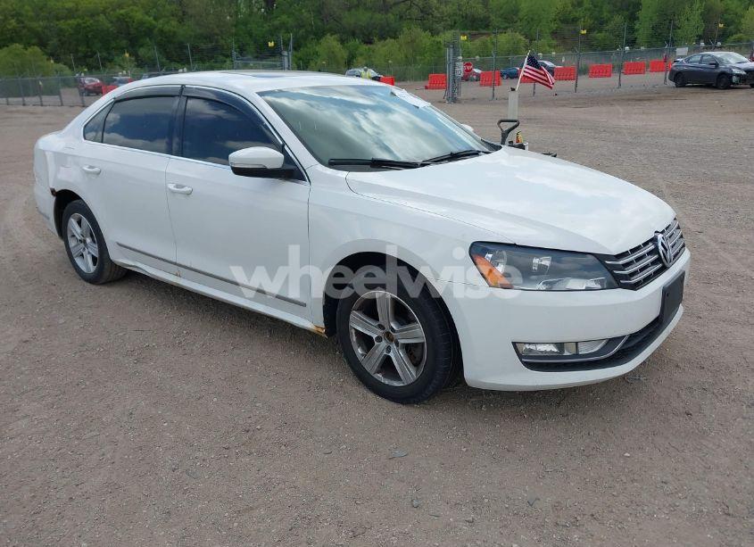 2013 Volkswagen Passat 2.5L SEL PREMIUM (VIN 1VWCH7A33DC029324) main photo
