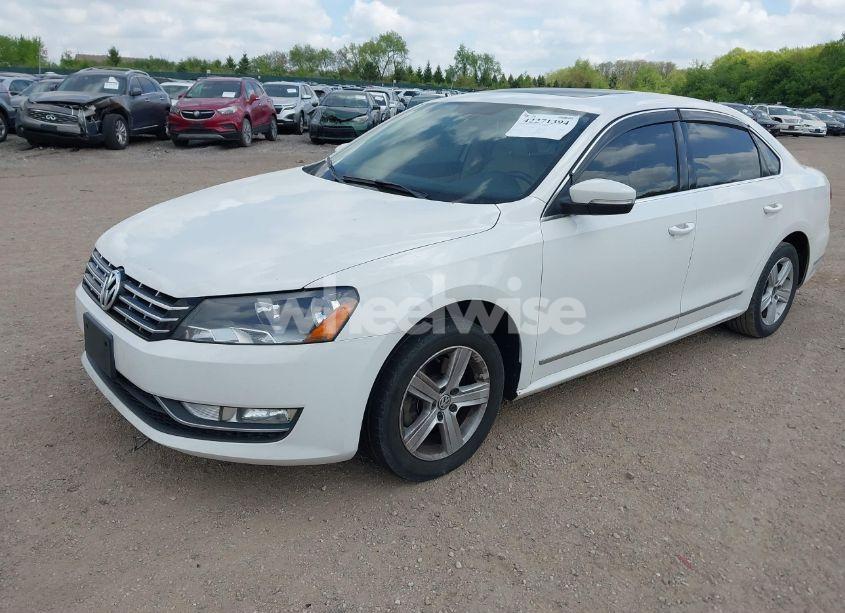 Photo 2 of 2013 Volkswagen Passat 2.5L SEL PREMIUM (VIN 1VWCH7A33DC029324)