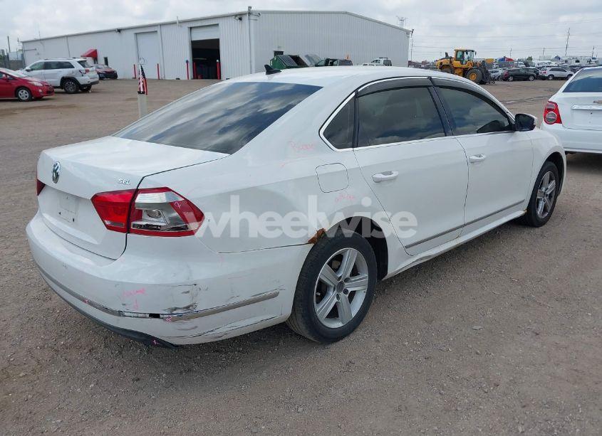 Photo 4 of 2013 Volkswagen Passat 2.5L SEL PREMIUM (VIN 1VWCH7A33DC029324)