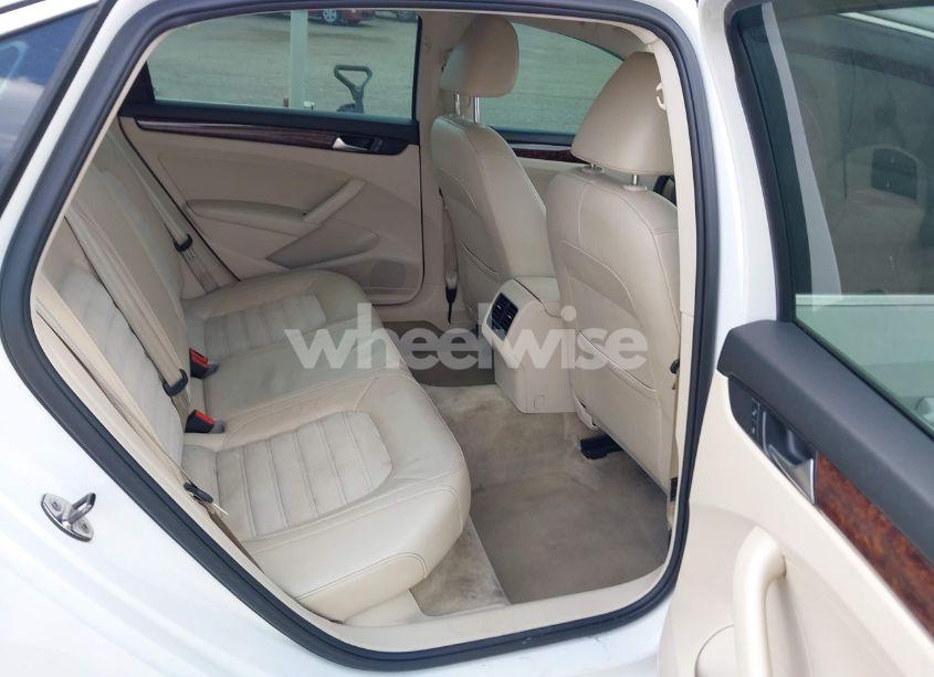 Photo 8 of 2013 Volkswagen Passat 2.5L SEL PREMIUM (VIN 1VWCH7A33DC029324)