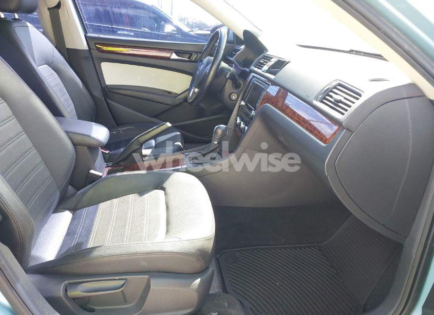Photo 5 of 2012 Volkswagen Passat 2.5L SEL (VIN 1VWCH7A34CC044879)