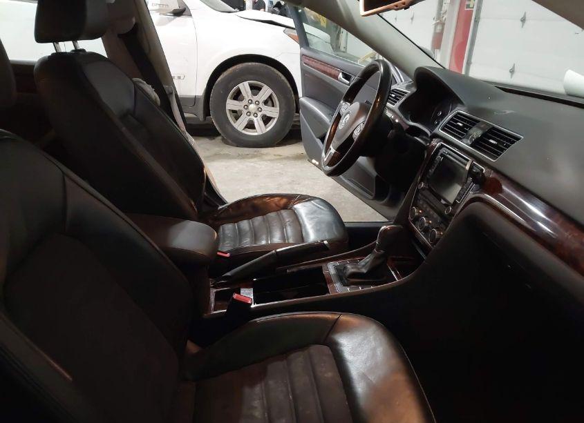 Photo 5 of 2012 Volkswagen Passat 2.5L SEL PREMIUM (VIN 1VWCH7A34CC108094)