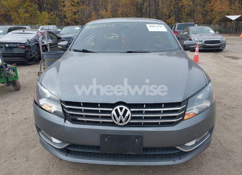 Photo 12 of 2013 Volkswagen Passat 2.5L SEL PREMIUM (VIN 1VWCH7A35DC039742)