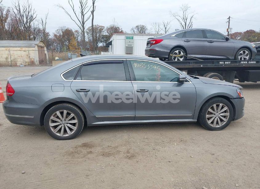 Photo 13 of 2013 Volkswagen Passat 2.5L SEL PREMIUM (VIN 1VWCH7A35DC039742)